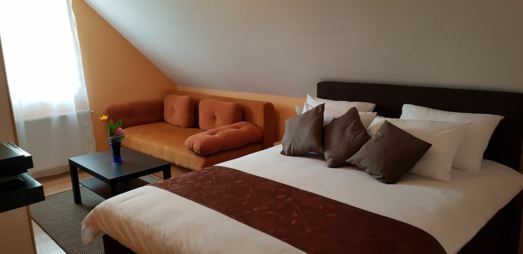 Joy Guesthouse Siófok Exteriör bild