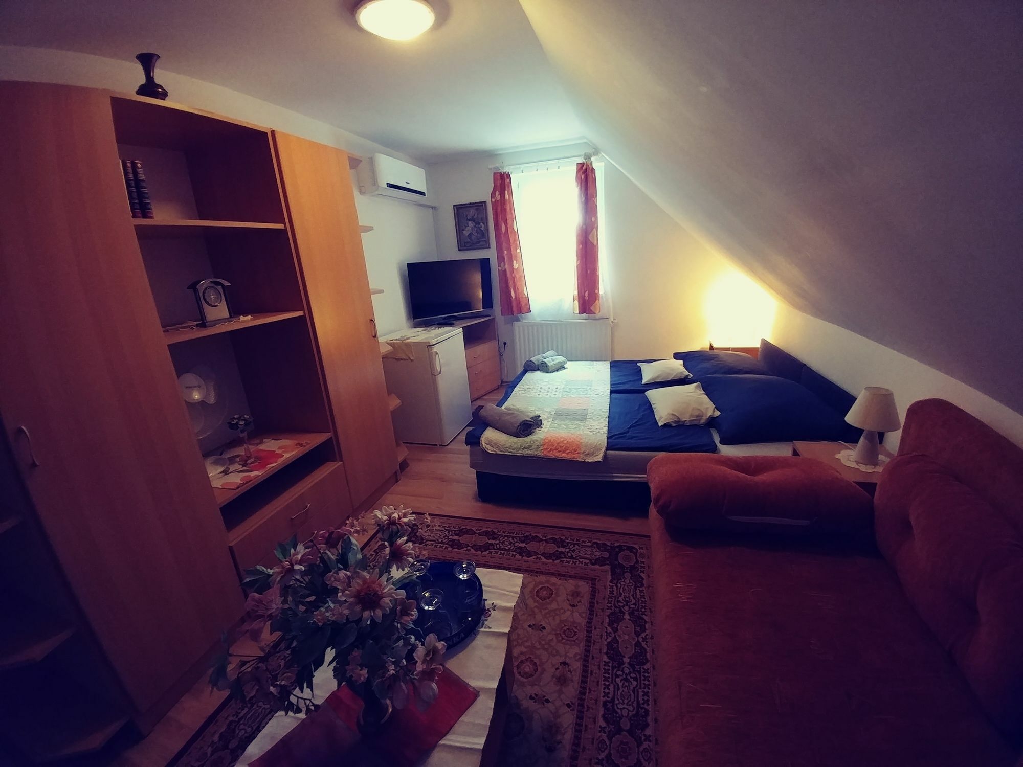 Joy Guesthouse Siófok Exteriör bild